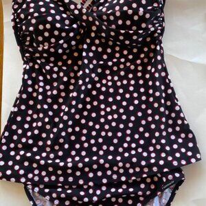 Women’s tanking two piece “SUNMARIN” quality fit bathing suit. Size 36 UK and B